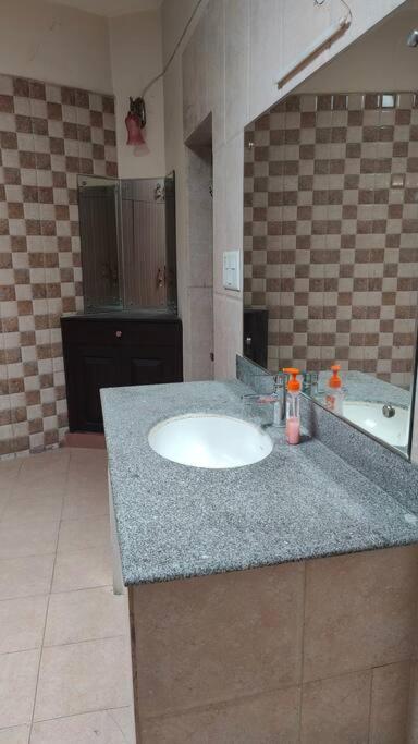 Basti House - Boutique Homestay Lucknow Exteriör bild