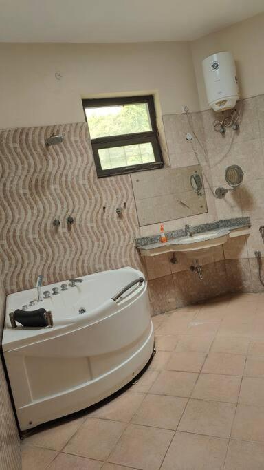 Basti House - Boutique Homestay Lucknow Exteriör bild